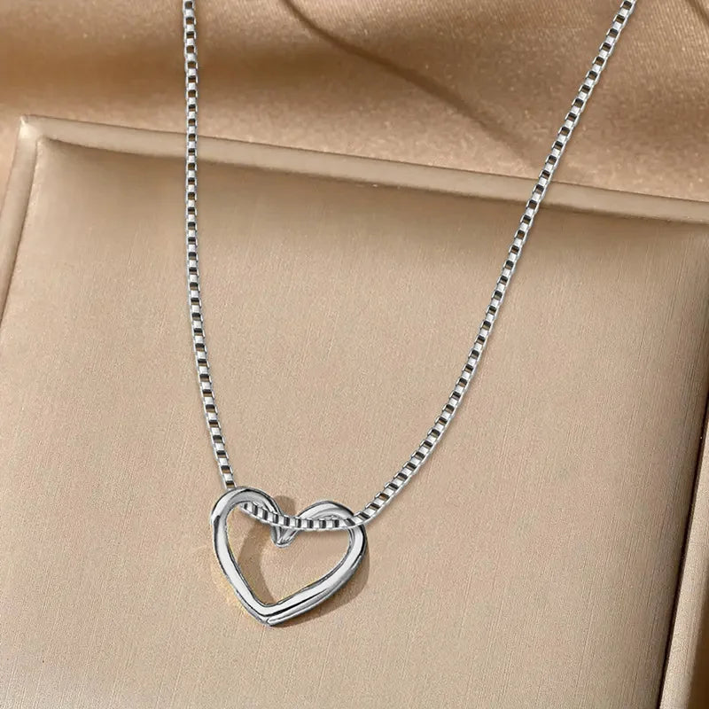 Openwork heart choker