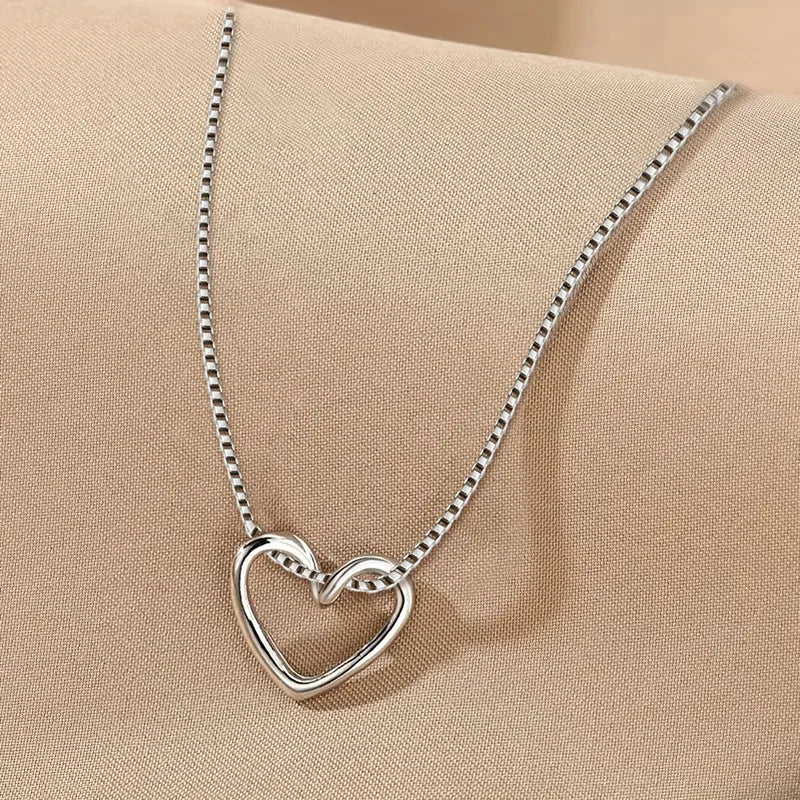 Openwork heart choker